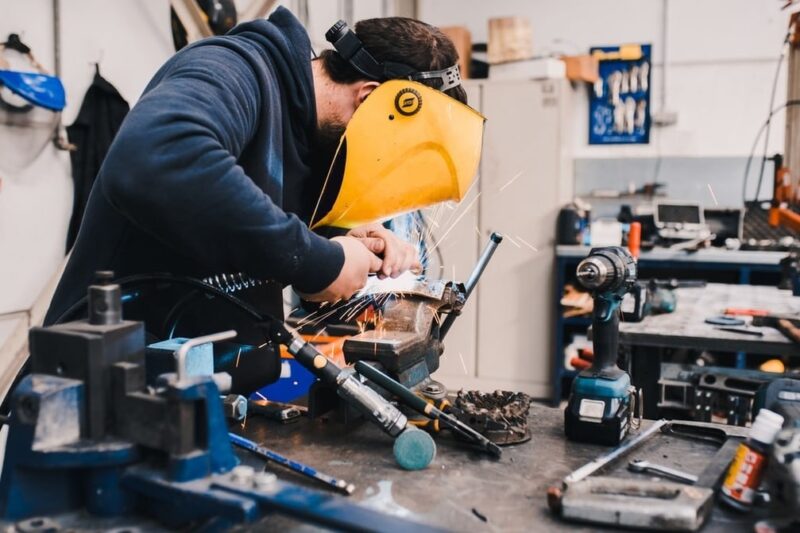 Comprendre le fonctionnement et les usages de l&rsquo;électroérosion